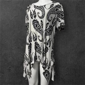 Jostar Y2K whimsigoth black and white asymmetrical paisley print tunic top